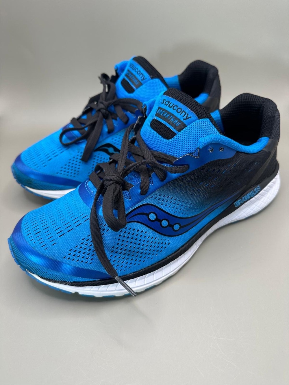 Saucony Breakthru 4 Running Shoes Sneakers Men’s Size 8.5 Blue/ Black.